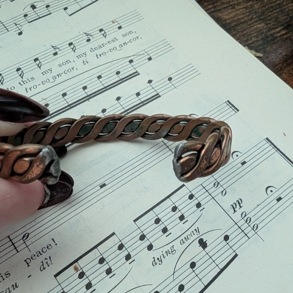 Elegant Copper Bracelet for Women - Picture 2 of 5